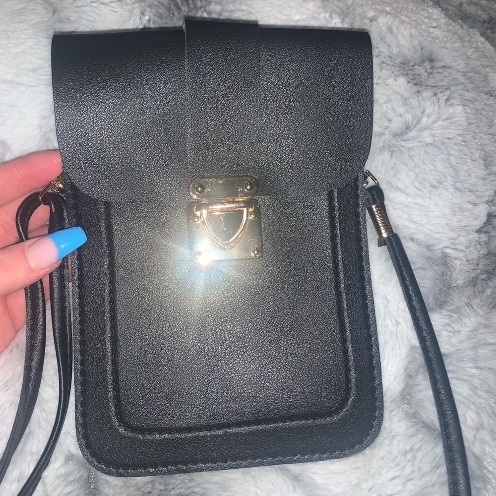 Cross body phone purse
